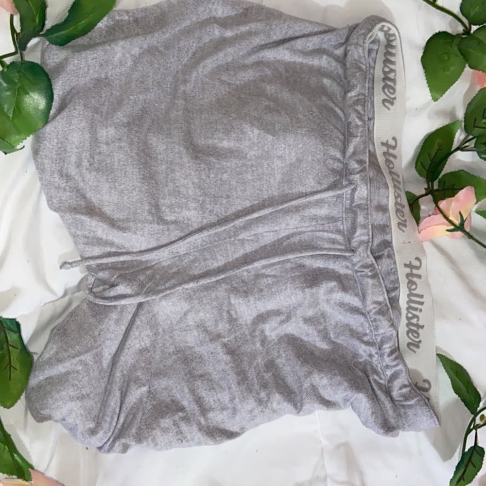 Hollister grey sweatpants 🤍